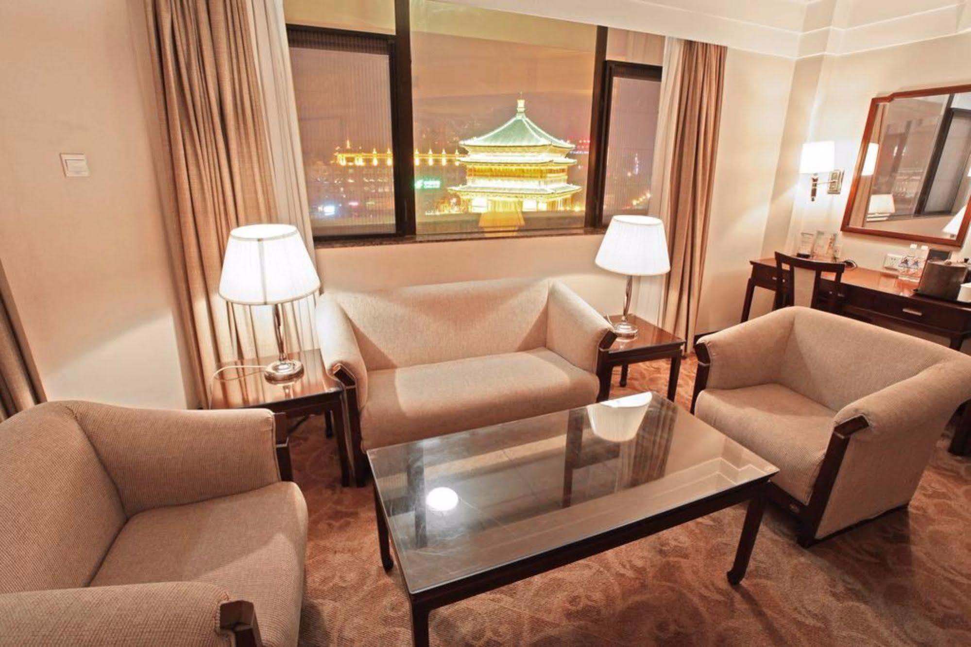 Hotel Ramada By Wyndham Xian Bell Tower Exterior foto