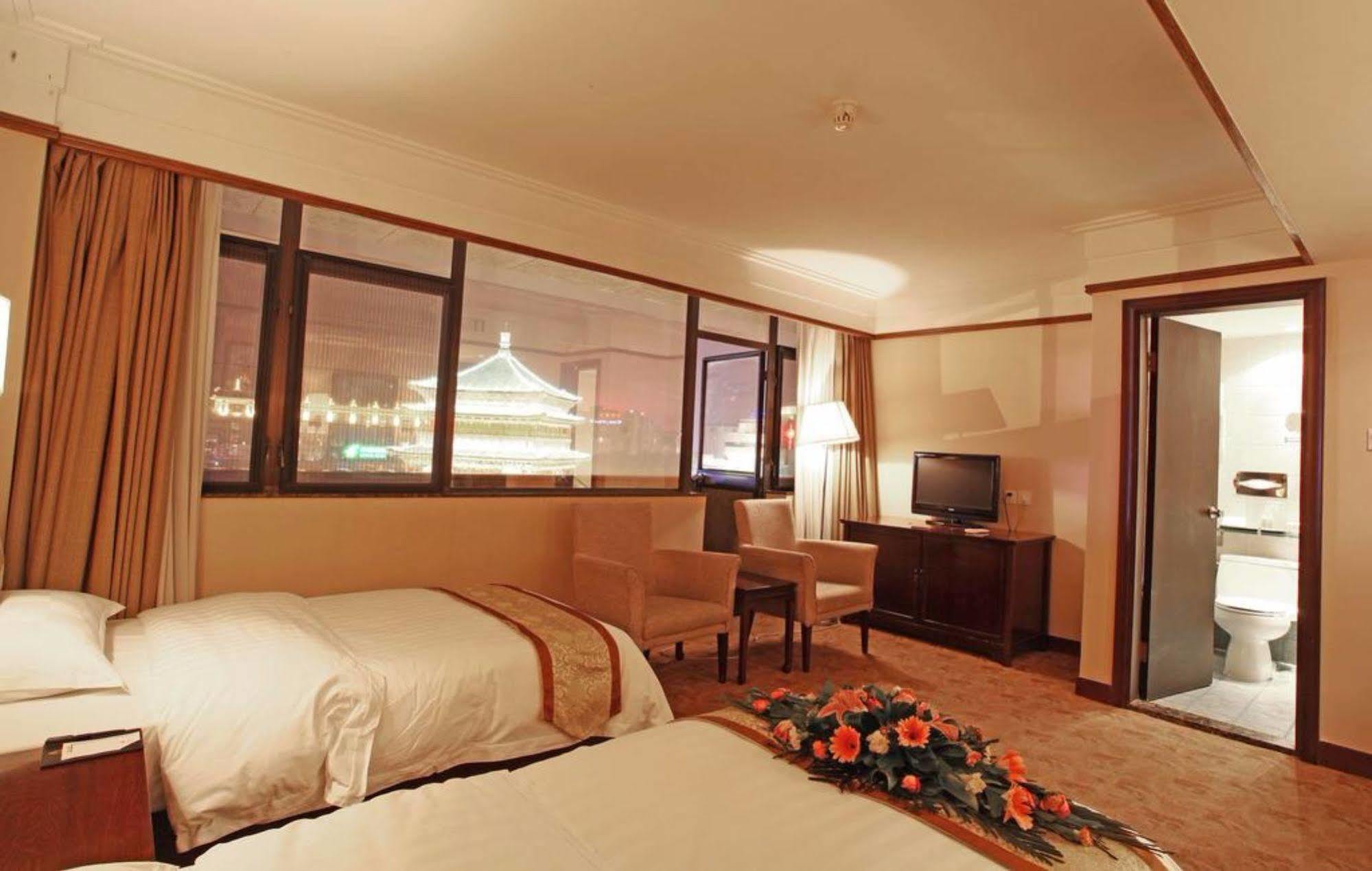 Hotel Ramada By Wyndham Xian Bell Tower Exterior foto
